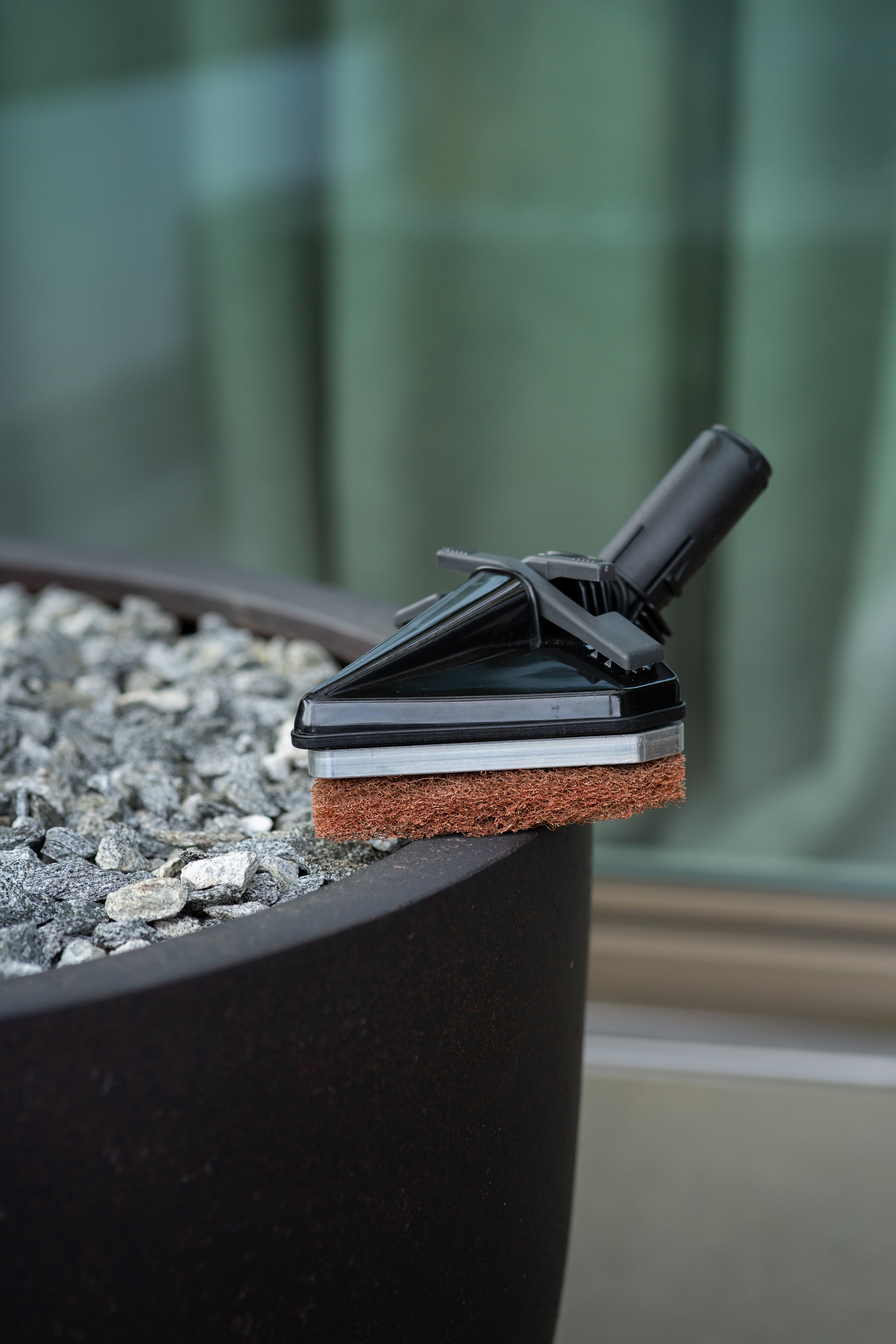 Harter Scheueraufsatz – Dreiecksbürste Edition